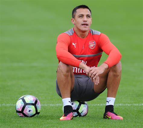 United will not receive a transfer fee for the forward who disappointed hugely after joining from arsenal in january. Paquete de Alexis Sánchez - Bultos de futbolistas