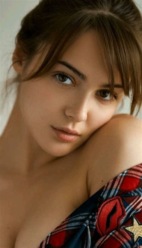 Pin By Dr A On Rosto Angelical Beautiful Girl Face Brunette Beauty Beautiful Eyes