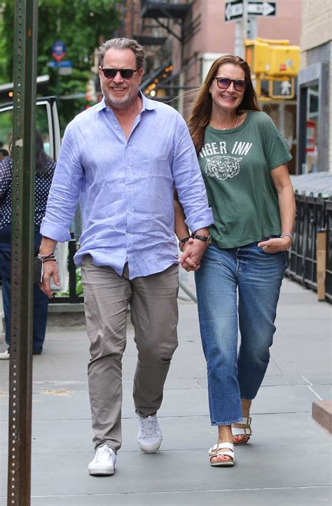 Brooke Shields In A Green Tee Was Seen Out With Her Husband Chris