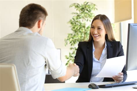 7 tips for making a good impression during a job interview