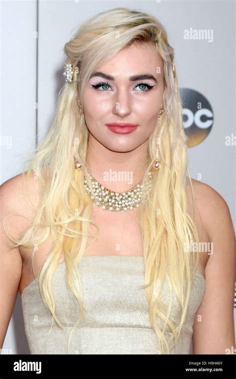 Maty Noyes At Arrivals For 2016 American Music Awards Amas