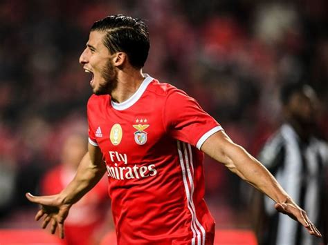 Dos santos gato alves dias. Ruben Dias: Manchester City sign defender from Benfica, Nicolas Otamendi to go the other way ...