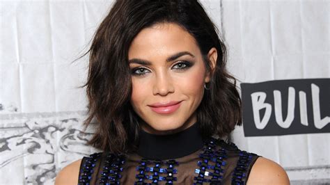 Jenna Dewan Swears By These Hair Products For Perfect Beach Waves Glamour
