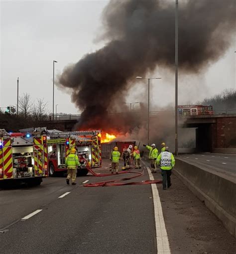 M5 Lorry Fire Motorway Closed Near Bromsgrove After Huge Blaze Metro