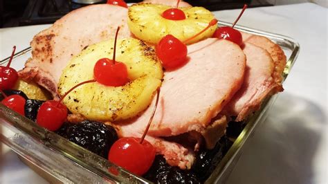 Precalentamos el horno a 180 grados celsius con el aire puesto (si lo tiene) e introducimos la bandeja durante unos 35 minutos. COCINAR CHULETAS AHUMADAS AL HORNO CON PIÑA (FACIL Y RICO ...