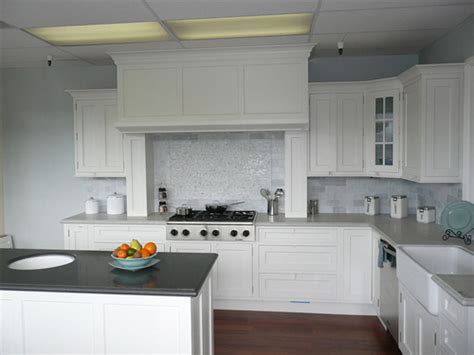 For some, it is the epitome of ageless simplicity and it is an excellent pair for any kitchen aesthetic, while others consider it. White Kitchen Cabinets with White Appliances Photos