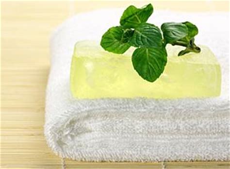 Learn how to incorporate herbs, flowers, essential oils, and natural ingredients into melt and pour (glycerin) soap base, with no lye required! Soap Making Method Without Lye
