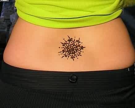 This particular one is quite a small tattoo that doesn't take up a lot of room. Henna Tattoo Lower Back Small henna tattoo on lower back ...
