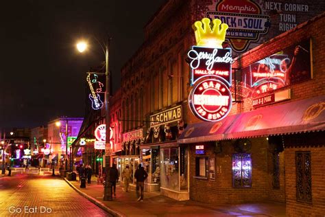 Take Your Pick From The Downtown Memphis Bars On Beale Street Go Eat Do