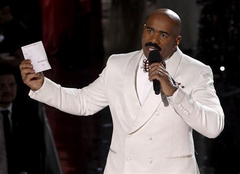 Inside Steve Harvey's multi-year deal to host Miss Universe - CBS News