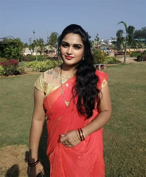 Pin By Kalyan Sundar On Beautiful Women In Saree Beautiful Dresses Short Beautiful Indian