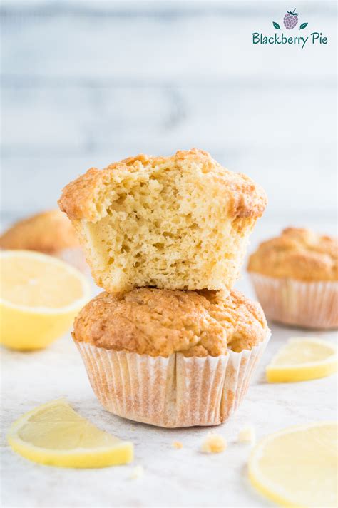 Semplicissimi da fare e una bontà per il palato. Muffin al limone con farina di farro - Blackberry Pie