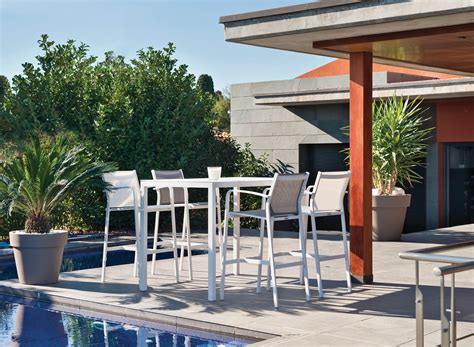 Mange debout bois et acier : Table haute / mange-debout de jardin en aluminium et verre ...