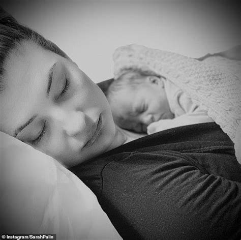 Sarah And Todd Palin Reunite Amid Divorce As Daughter Willow Gives Birth To Twins Daily Mail