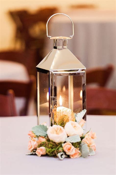 32 Inspiring Winter Lantern Centerpieces Decor Ideas - MAGZHOUSE