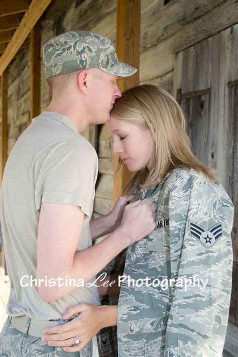 Pin By Laura Moore On Army Engagement Pictures Military Couple Photography Military