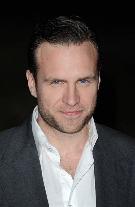 He is an actor, known for the big short (2015), piin elämä (2012) and hot fuzz (2007). Rafe Spall Photos - London Evening Standard British Film ...