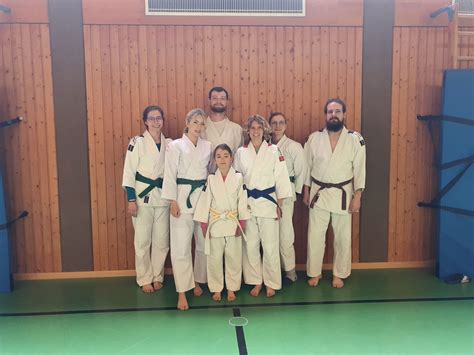 Judoka bestehen Gürtelprüfung TSV Aichach