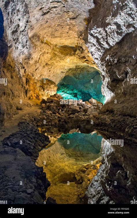 Lanzarote Cave Mirror Pool Cueva De Los Verdes Volcanic Cave Pool With