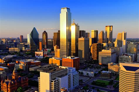 Downtown Dallas Texas At Sunset Best Weekend Getaways Downtown Dallas Romantic Things To Do