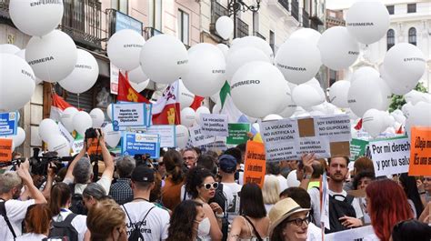 Miles De Enfermeras De Toda España Protestan En Madrid La Vocación No