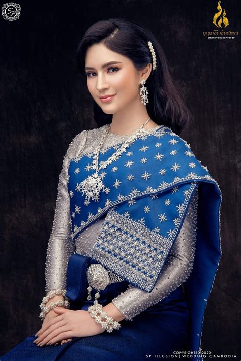 beautiful-khmer-traditional-wedding-outfit-traditional-fashion,-traditional-dresses