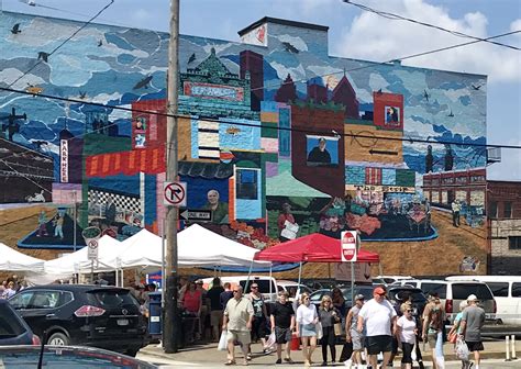The Pittsburgh Strip District A Historic Market And Foodies Paradise