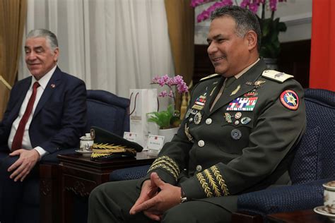 President Tsai Meets Dominican Republic Minister Of Defense Lieutenant