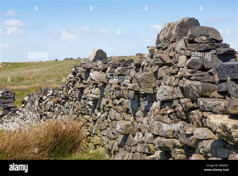 Broken Stone Walls Hi Res Stock Photography And Images Alamy