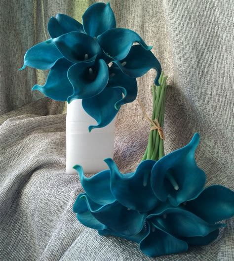 Duovlo 20pcs calla lily bridal wedding bouquet lataex real touch artificial flower home party decor (peacock blue). Aliexpress.com : Buy 10 Stems Teal Calla Lilies Bouquet ...