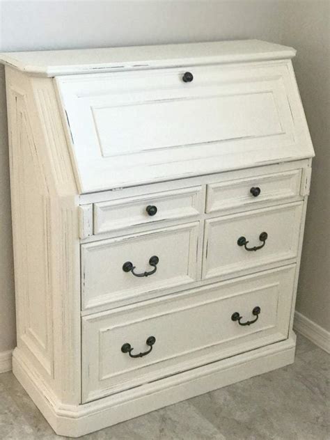 Refinishing old furniture is by no means a play, but it can turn into a pleasant activity if you intend to do so. How to Refinish Furniture with Chalk Paint - A Mom's Take
