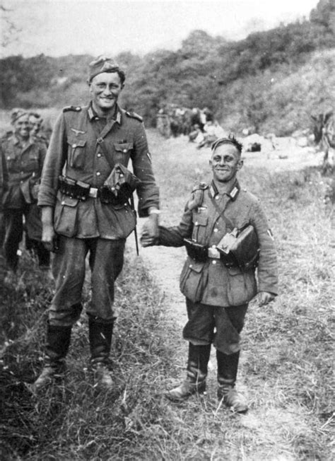 Tall German Soldiers Hangs Out With His Short Friend 9gag