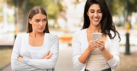 5 Disturbing Facts About Phone Snubbing Psychology Today