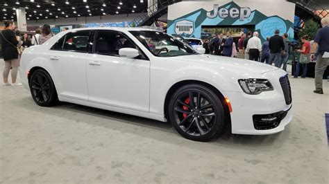 2023 Chrysler 300c Eschewed Hellcat Power Because There Arent Enough