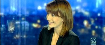 She is an actress and producer, known for smash (2012), secret of the wings (2012) and braindead (2016). Julie Morelle quitte le JT de la RTBF pour se consacrer à ...