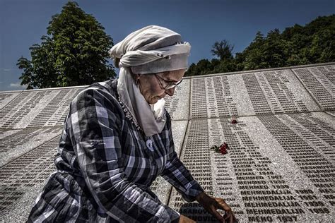 Srebrenica is a city of 3,000 people in bosnia and herzegovina, best known as the site of a mass murder during the bosnian war. Non dimenticare/Ne Zaboravi Srebrenica Eventi a Treviso