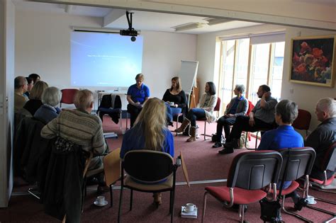 Face-to-face groups better than online support for staying sober, study