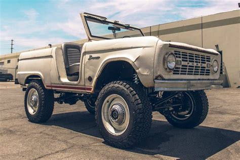 02:18 hey guys its duramax. Icon's Ford Bronco 4x4 'Derelict' Is A Badass V8 Mustang ...