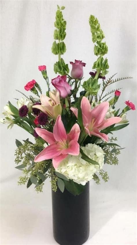 Thoughtful Anniversary Flowers And Ts Lilygrass