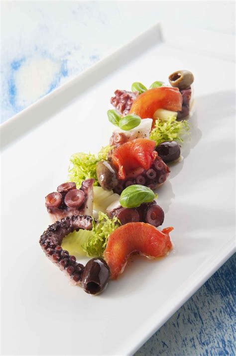 Un primo piatto di pesce classico rivisitato in chiave gourmet con due ricette degli chef la cantina prodotti tipici territorio scuola di cucina scoprire con saporie. Pin em Antipasto pesce
