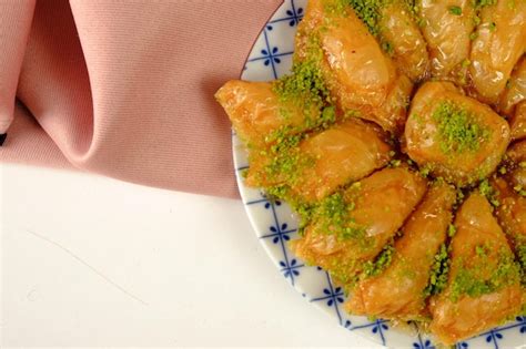 Premium Photo Traditional Turkish Dessert Baklava With Cashew Walnuts