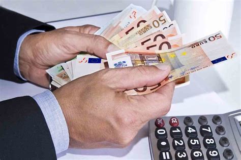 Bonus Renzi Ecco Chi Ha Diritto Ai 100 Euro In Busta Paga