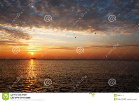 Beautiful Sunrise Over The Horizon Stock Image Image Of Beauty Ocean