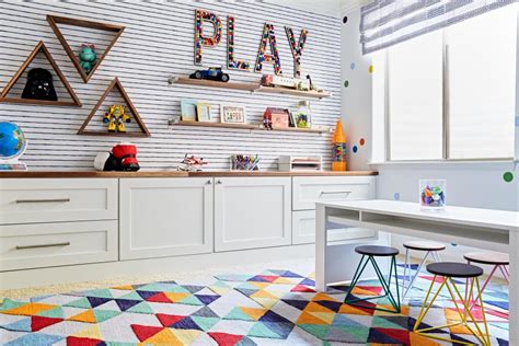 Another interesting toy storage solution for the living room is to carry out a diy project. 20 Toy Storage Ideas for Your Family Room | HGTV