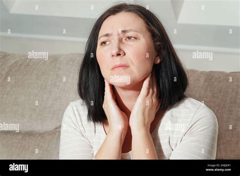 Thyroid Gland Neck High Resolution Stock Photography And Images Alamy