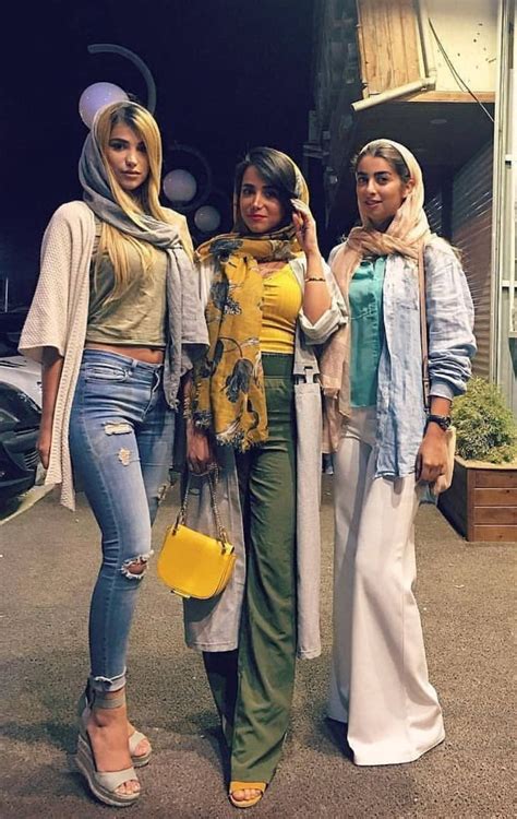 Iranian Girls Posing For Picture In Tehran Iran 42 Years After The