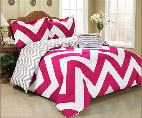 Pink and Black Bedding Sets - Ease Bedding with Style | Black bed set, Black bedding, Bedding sets