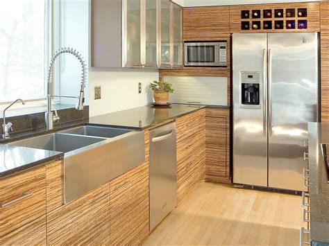 Modern kitchen cabinets are characterized by this sleek, more angular design with a simplicity in their doors and frames. Modern Kitchen Cabinets: Pictures, Ideas & Tips From HGTV ...