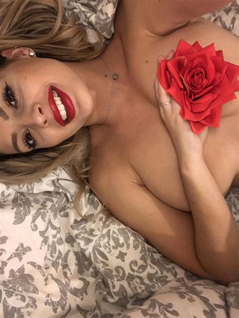 Glamour Model Danielle Sellers Topless Private Pics From Her Bed Scandal Planet