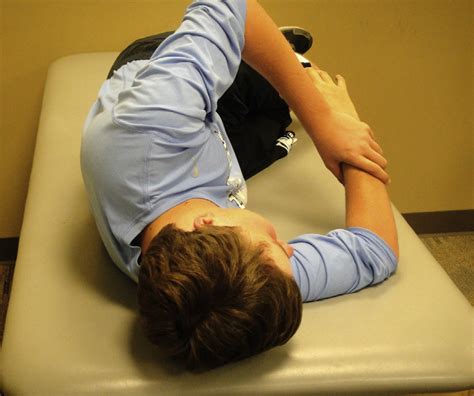 Levator scapula sa static stretch. Sleeper stretch in the scapula plane to decrease stress on ...